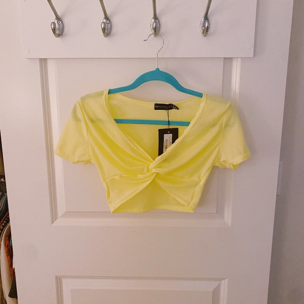 PrettyLittleThing Rib Knot Front Crop Top